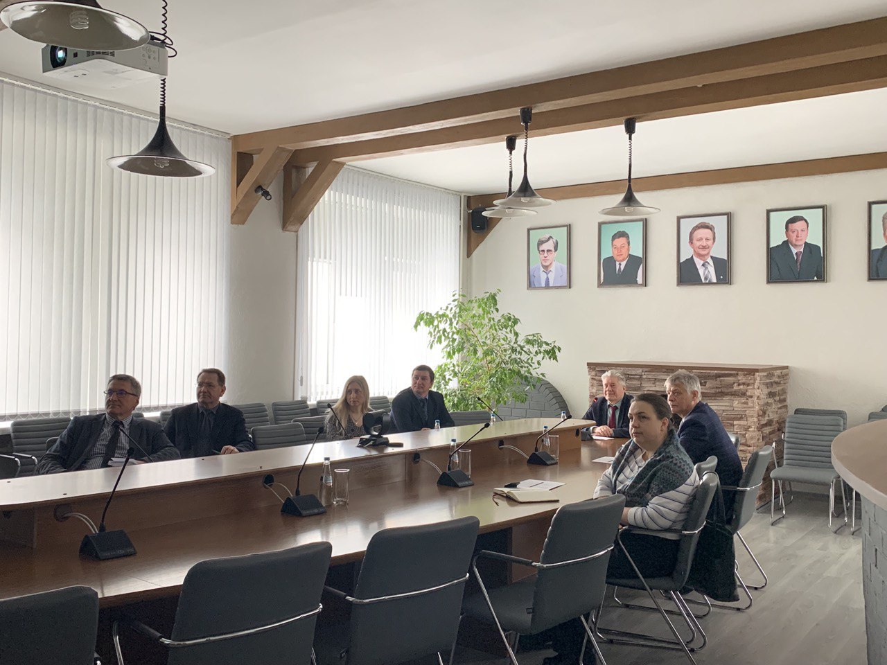 Онлайн-встреча с Хэнаньским технологическим университетом