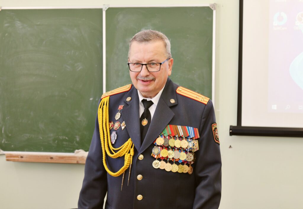 23.02 (1)