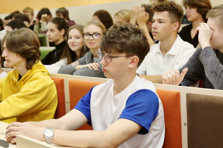 {"remix_data":[],"remix_entry_point":"challenges","source_tags":["local"],"origin":"unknown","total_draw_time":0,"total_draw_actions":0,"layers_used":0,"brushes_used":0,"photos_added":0,"total_editor_actions":{},"tools_used":{},"is_sticker":false,"edited_since_last_sticker_save":false,"containsFTESticker":false}