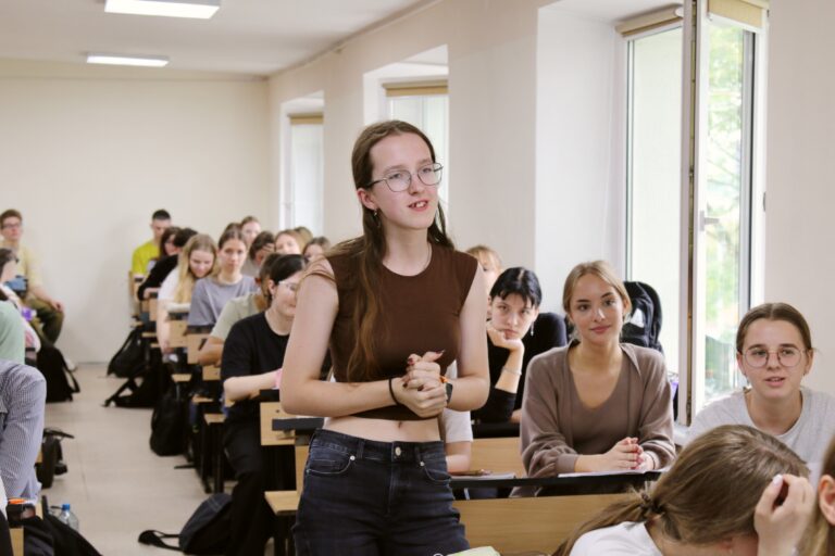 {"remix_data":[],"remix_entry_point":"challenges","source_tags":["local"],"origin":"unknown","total_draw_time":0,"total_draw_actions":0,"layers_used":0,"brushes_used":0,"photos_added":0,"total_editor_actions":{},"tools_used":{},"is_sticker":false,"edited_since_last_sticker_save":false,"containsFTESticker":false}