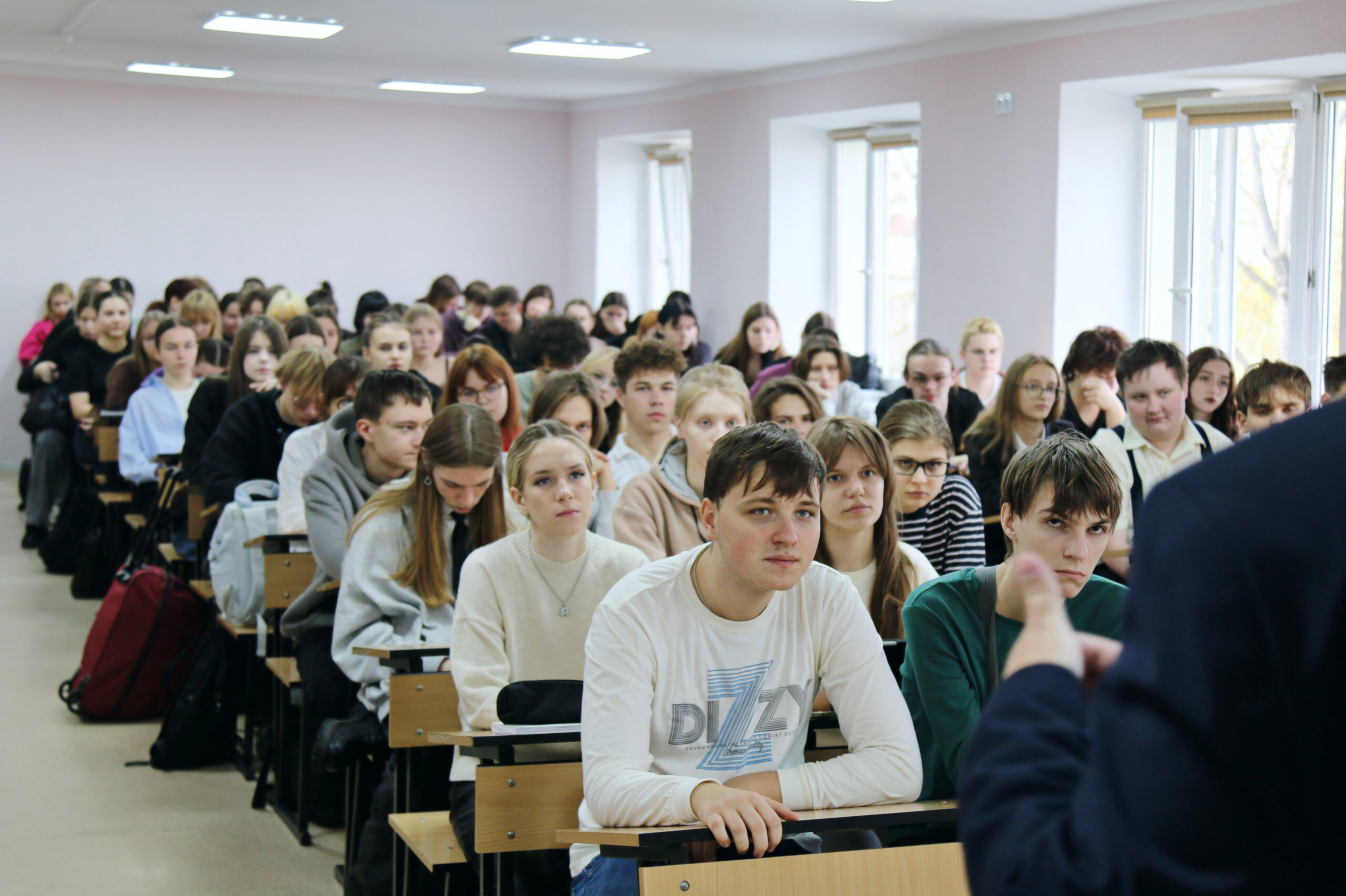 Значение Великой Октябрьской социалистической революции обсудили в МГЭИ им.А.Д.Сахарова БГУ