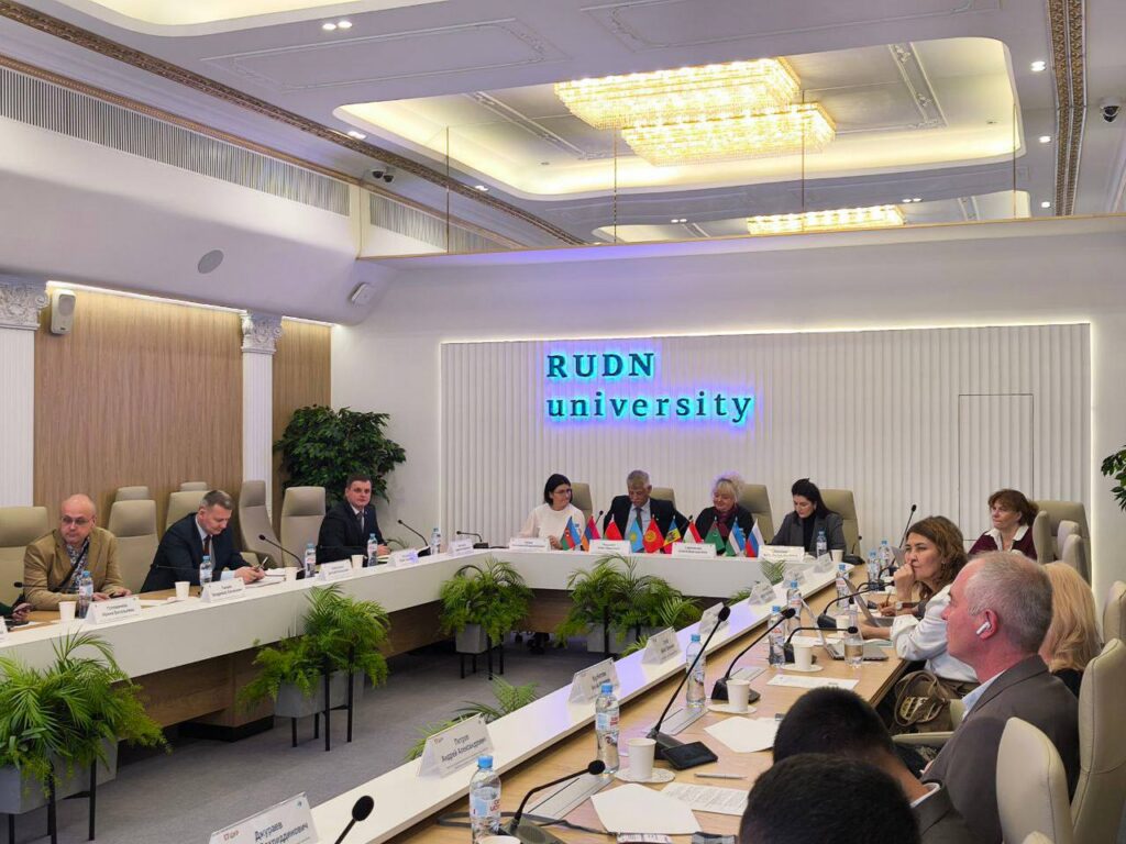 photo_5253935220510100527_y