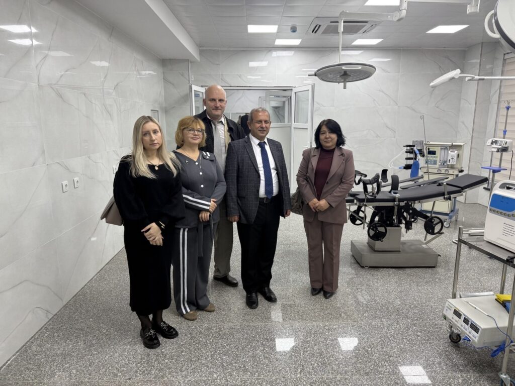 photo_5276193343060774960_y