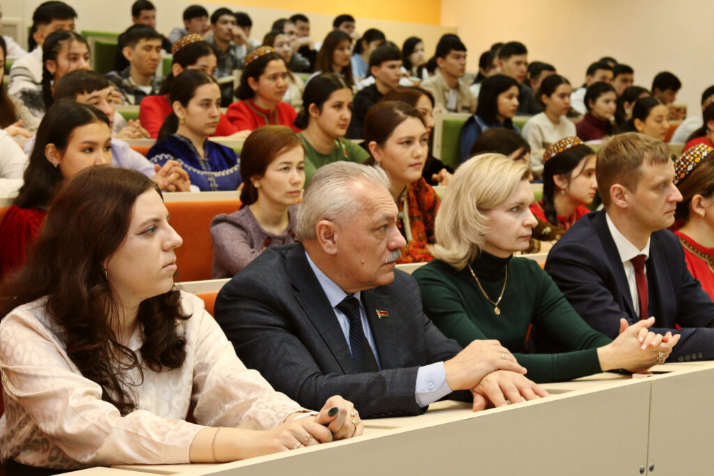 6134B0EF-202E-4E4B-B520-927F8C4807D9