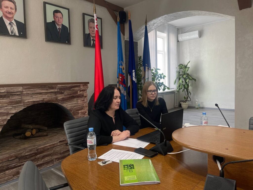 photo_5404728734838887141_y