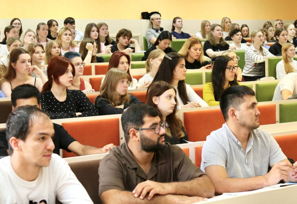 Единый день информирования в МГЭИ им. А.Д. Сахарова БГУ: о сплоченности, истории и национальной гордости